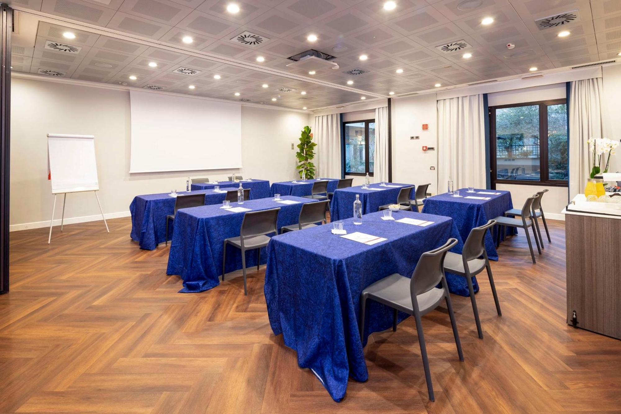 Best Western Plus Borgolecco Hotel Arcore Bagian luar foto