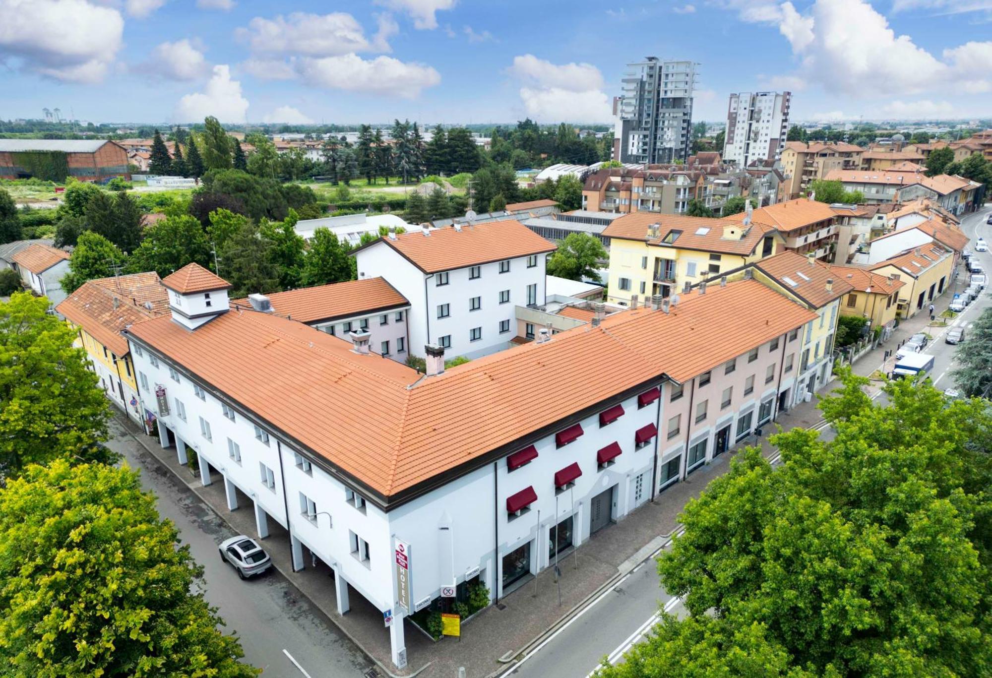 Best Western Plus Borgolecco Hotel Arcore Bagian luar foto