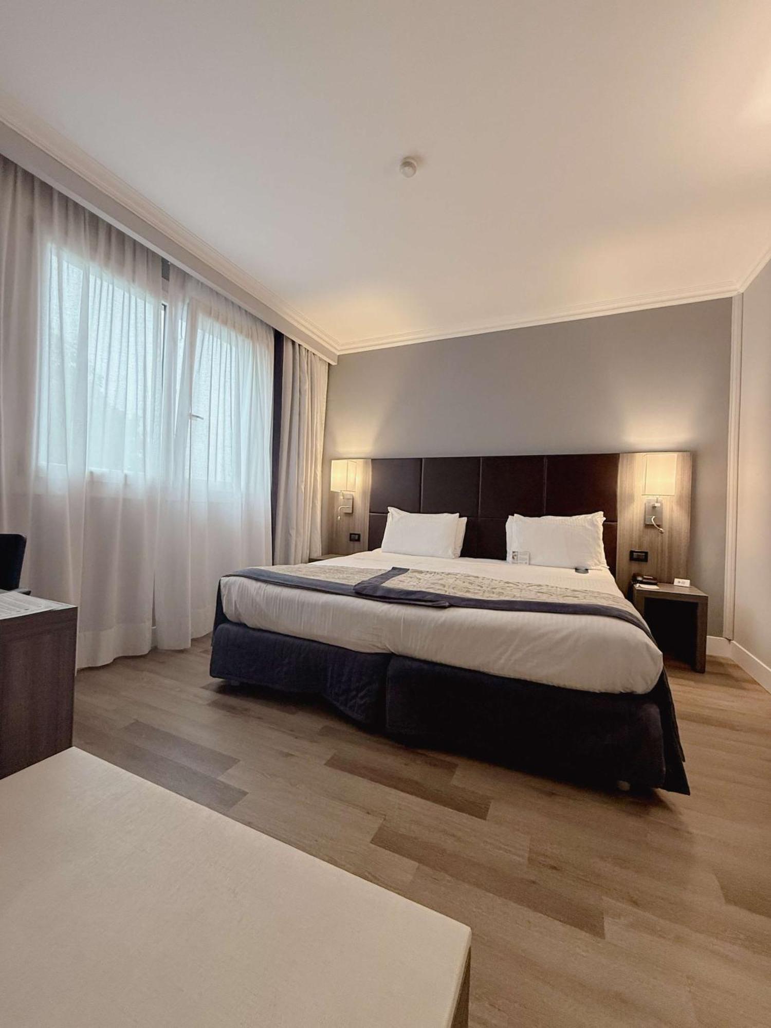 Best Western Plus Borgolecco Hotel Arcore Bagian luar foto